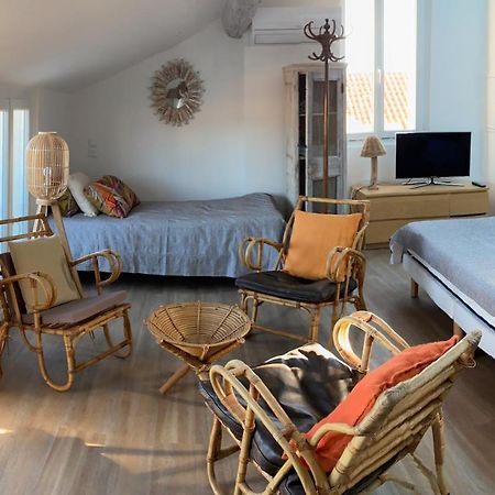 Les Nuits Etoilees, Studio Terrasse Apercu Mer, Tres Lumineux, Ac, 100M Du Port Sanary Zewnętrze zdjęcie
