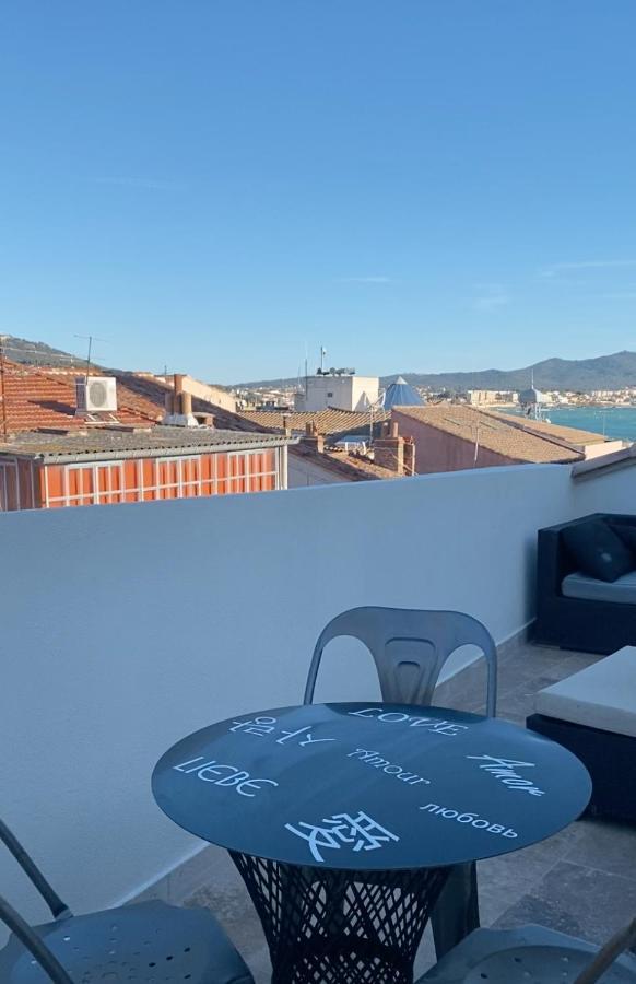 Les Nuits Etoilees, Studio Terrasse Apercu Mer, Tres Lumineux, Ac, 100M Du Port Sanary Zewnętrze zdjęcie