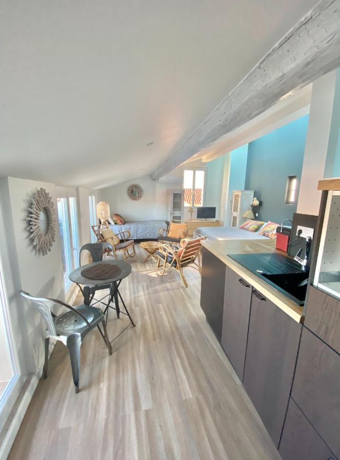 Les Nuits Etoilees, Studio Terrasse Apercu Mer, Tres Lumineux, Ac, 100M Du Port Sanary Zewnętrze zdjęcie